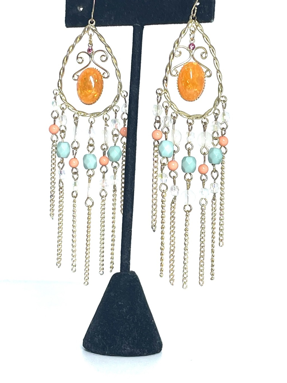 New Boutique Chandelier Earrings